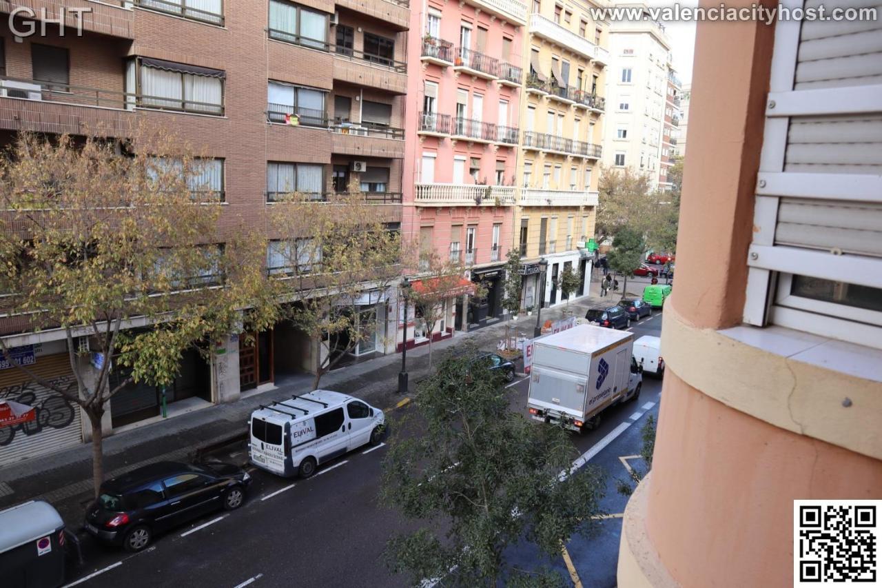 Valencia City Host Hotel Exterior photo